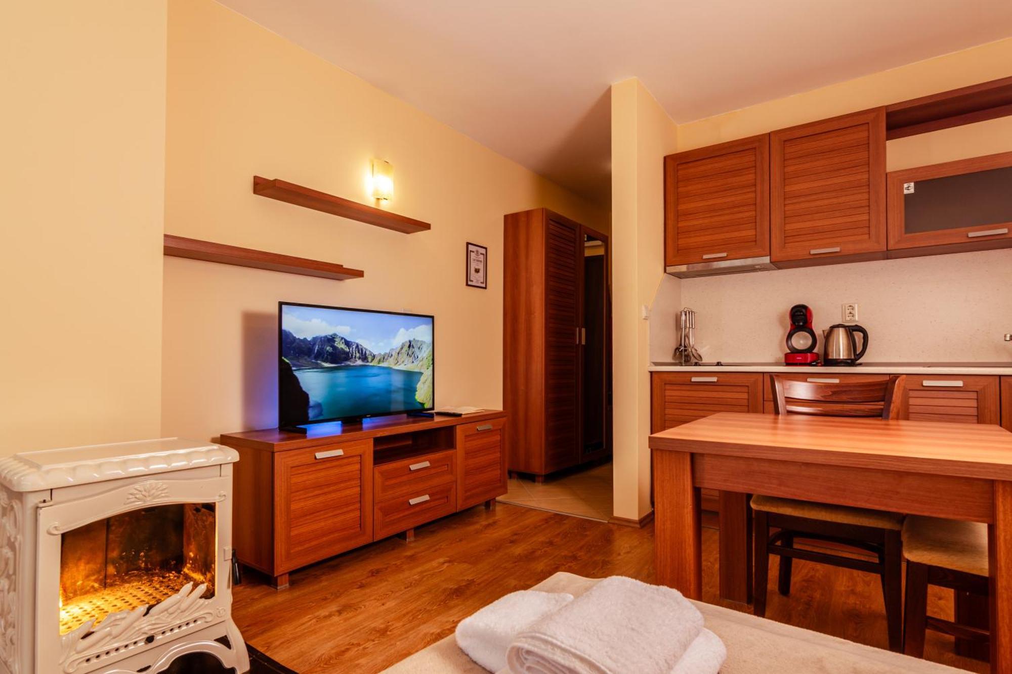 Studio By Mountain Lakes Ezerovo  Esterno foto